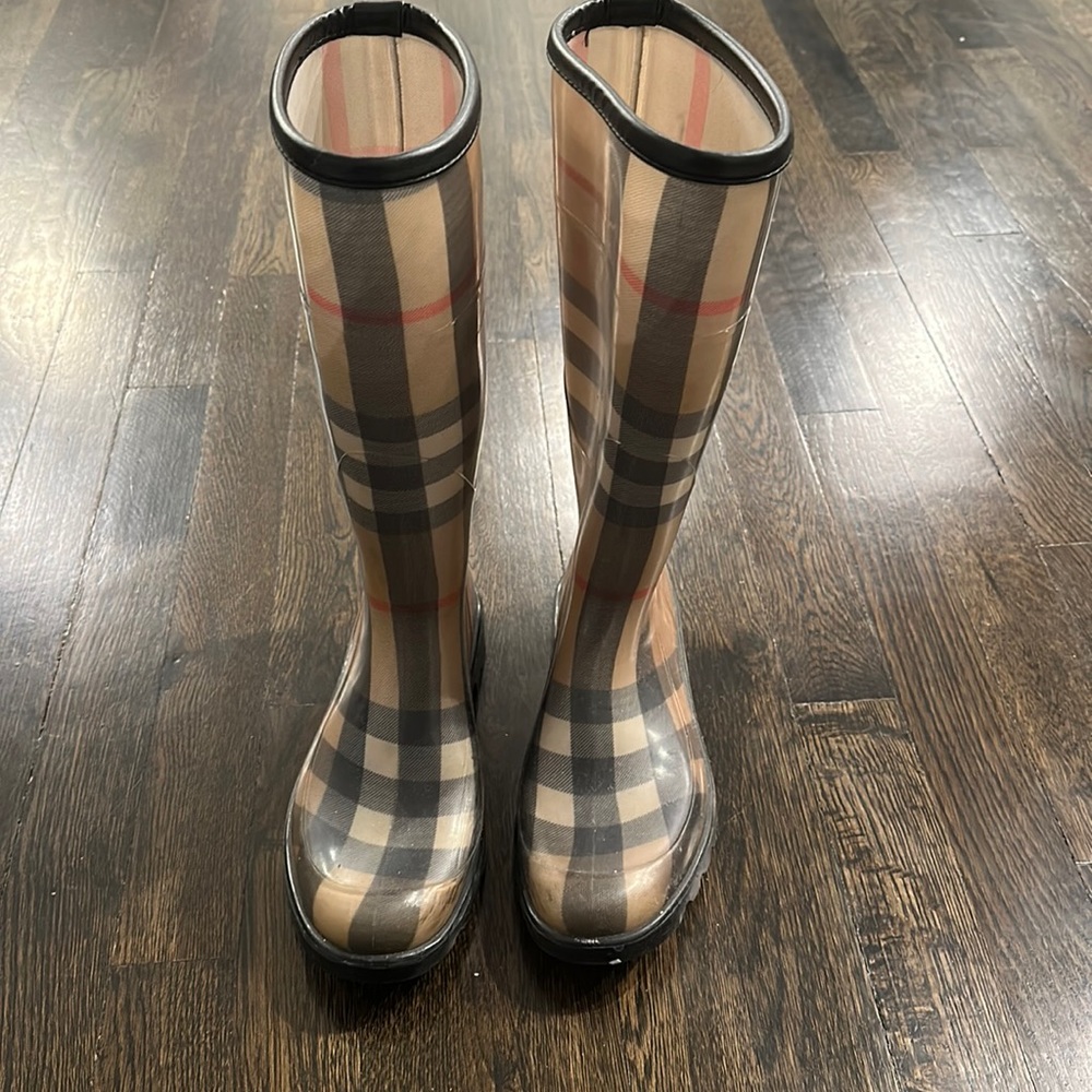 Authentic Burberry Rainboots